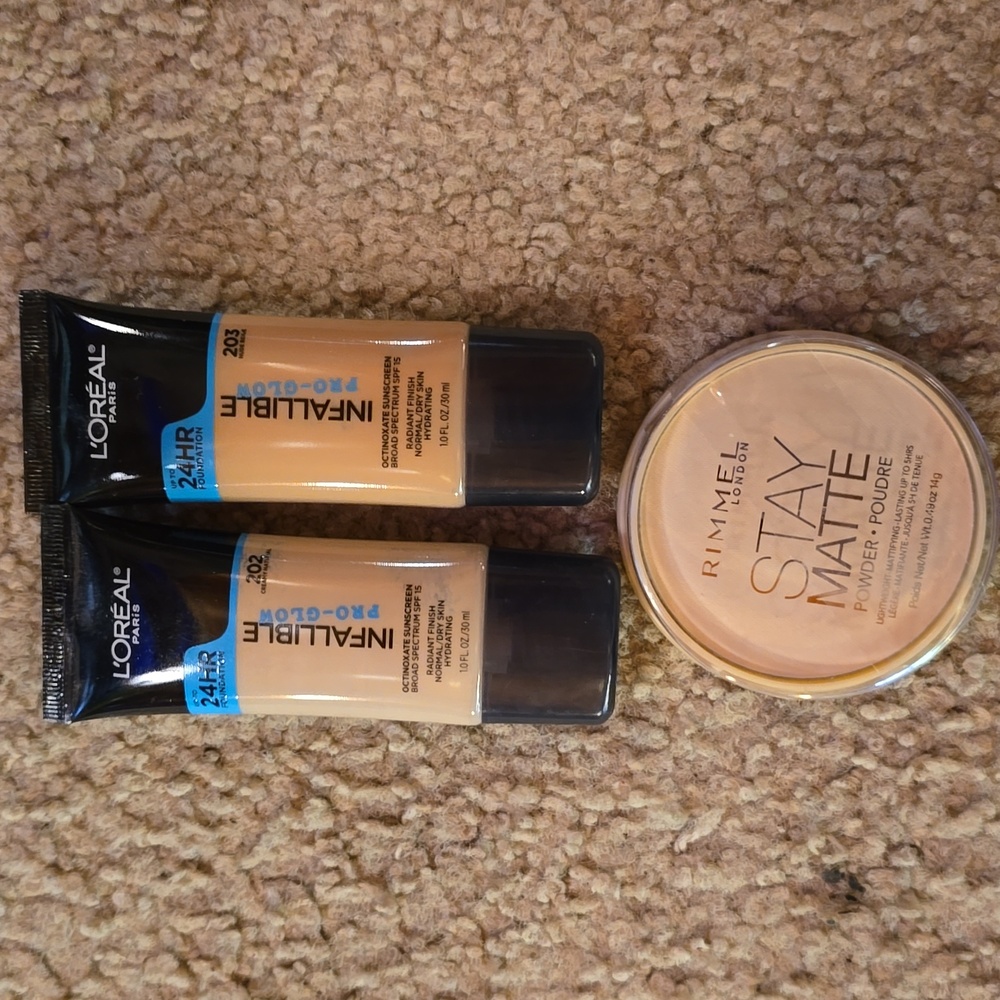 Foundation and pressed powder bundle